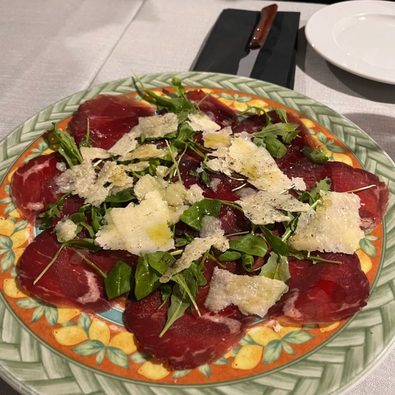 No me acuerdo bien el nombre pero riquísimo es carne de ternera tipo cecina con parmesano y rucula - Trattoria Vecchia Milano, Madrid