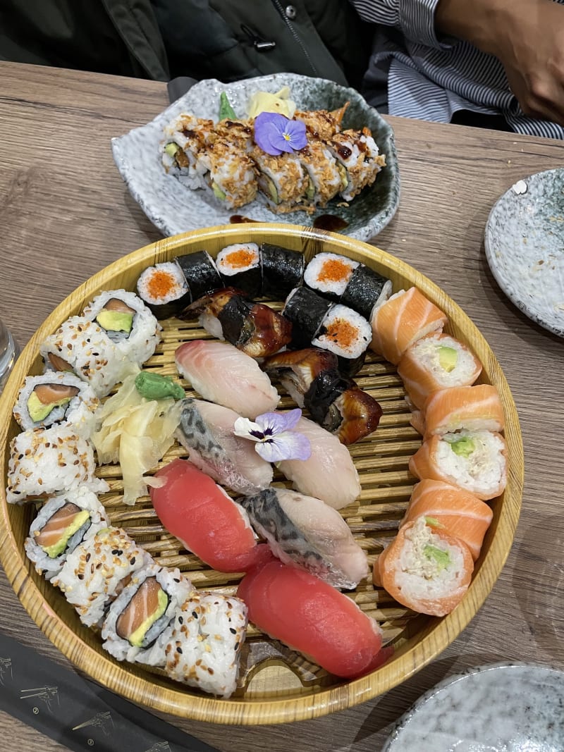 Yookoso, Paris