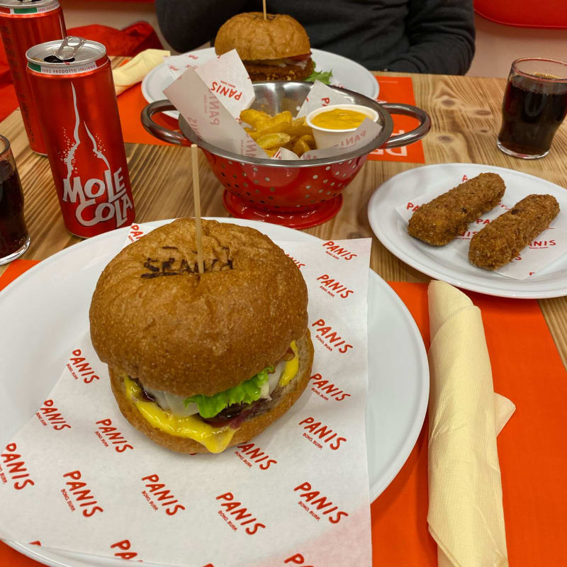 Hamburper, patatine e mozzarella in carrozza - Panis, Bologna