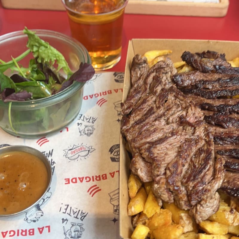 Viande excellente, je recommande la bavette a 3€ de plus - La Brigade La Défense, Puteaux