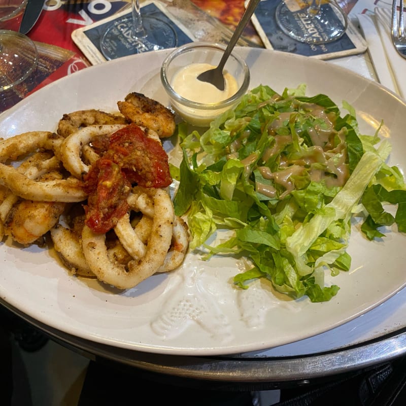 Calamars et gambas à l’ail - Café Millésimes, Paris