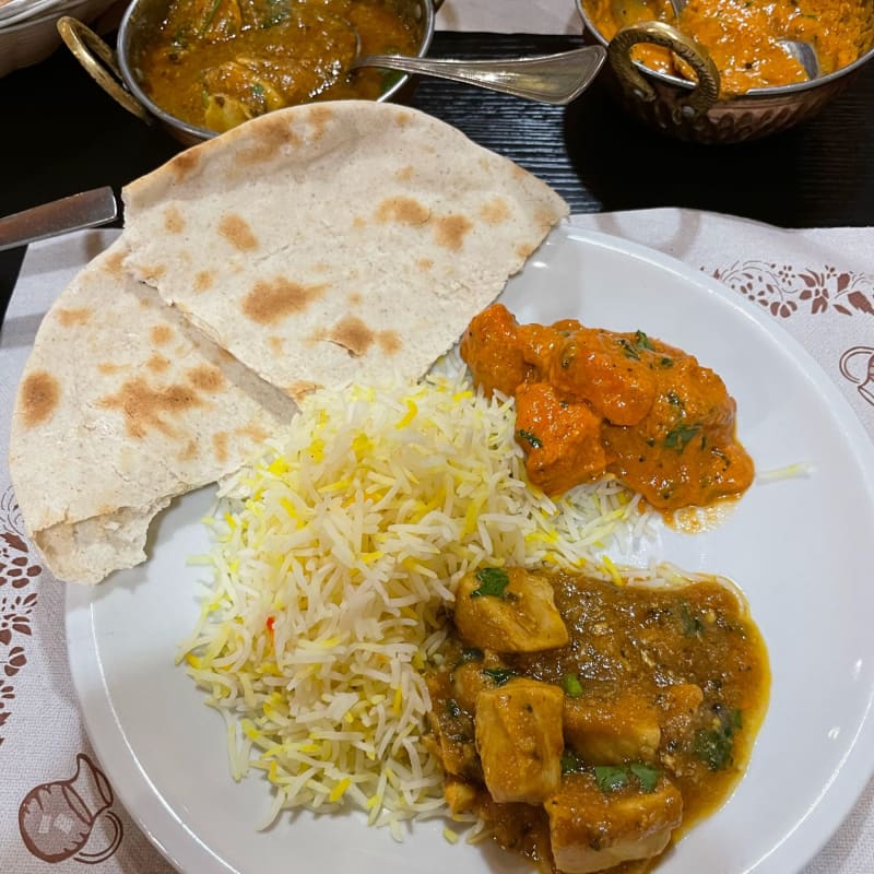 Chicken curry and chicken tikka masala - Real Taj Mahal, Vicenza