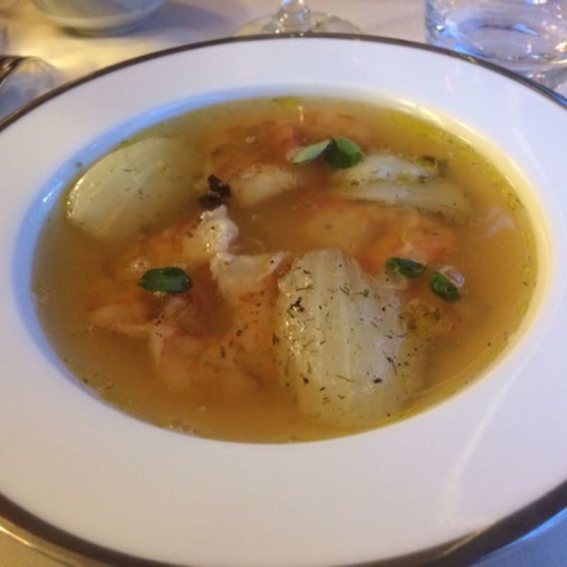 Gambas cuites grâce à un bouillon avec fenouil - Stéphane Martin, Paris