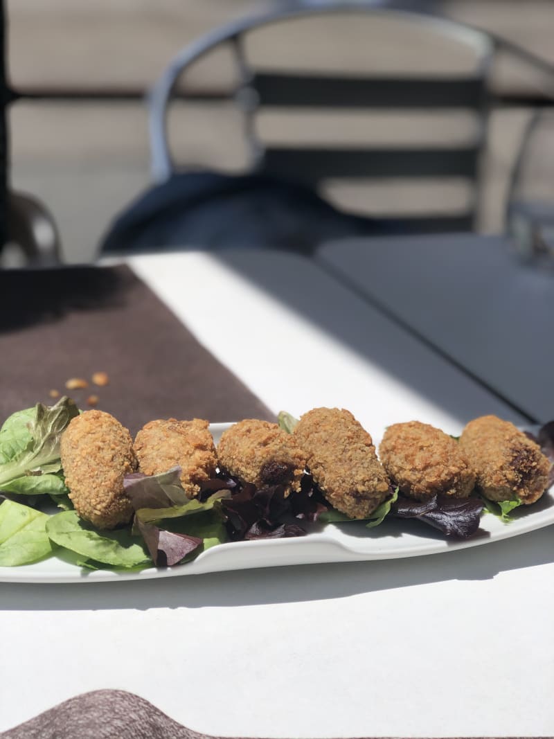 Croquetas de rabo de toro - El Bohemio Restobar, Becerril De La Sierra