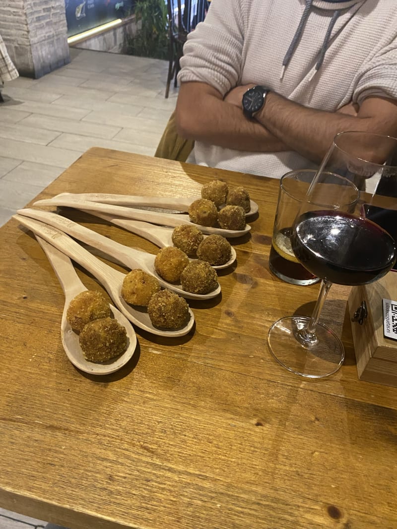 Solo de Croquetas - Reina Victoria, Madrid