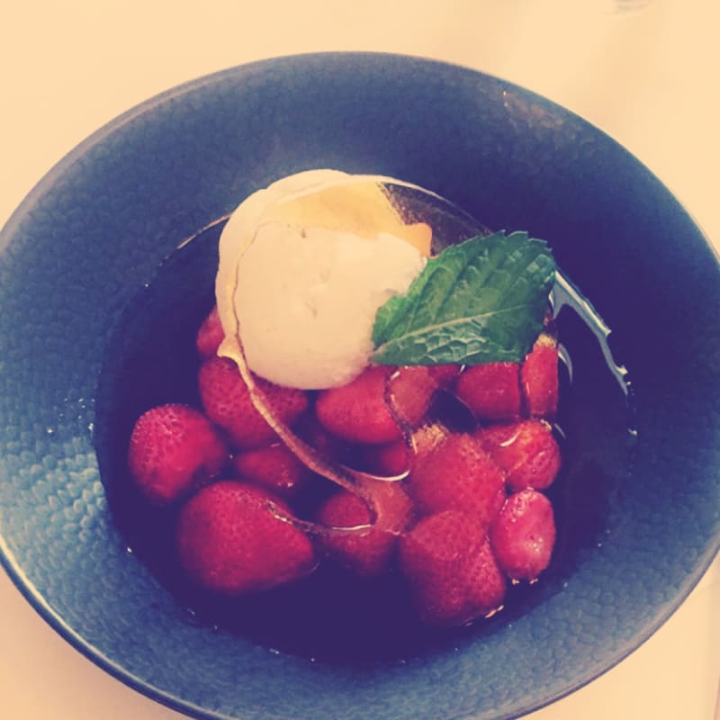 Soupe de fraises et glace vanille - Au Gourmet de l´Orangerie, Strasbourg