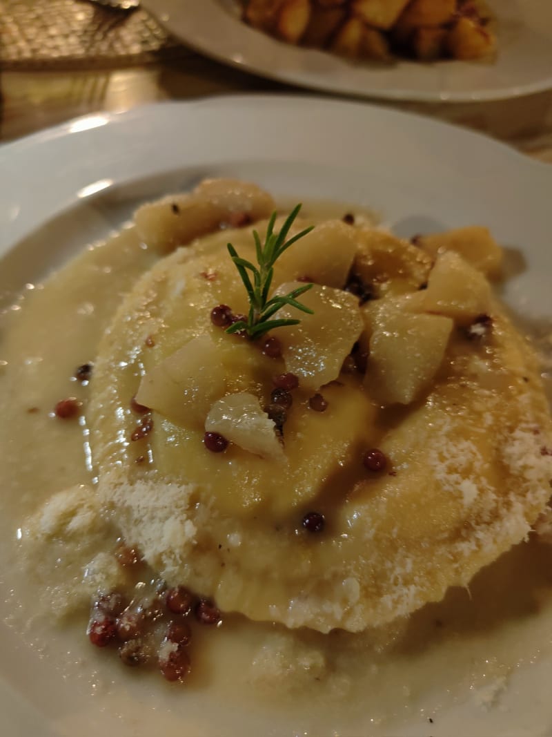 Raviolo pecorino e pere - Fattoria di Corsignano, Castelnuovo Berardenga