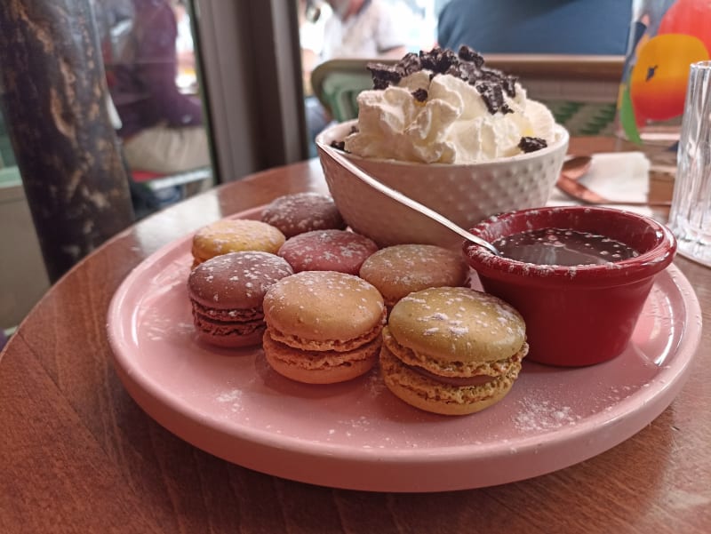 Café Saint Honorée, Paris