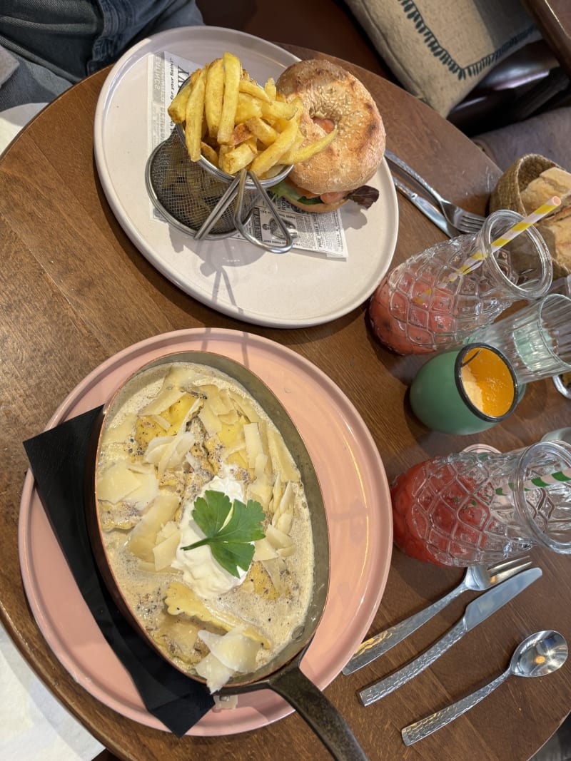 Café Saint Honorée, Paris