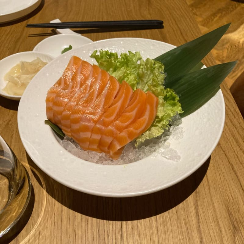 Sashimi di salmone  - Haki - Crema, Crema