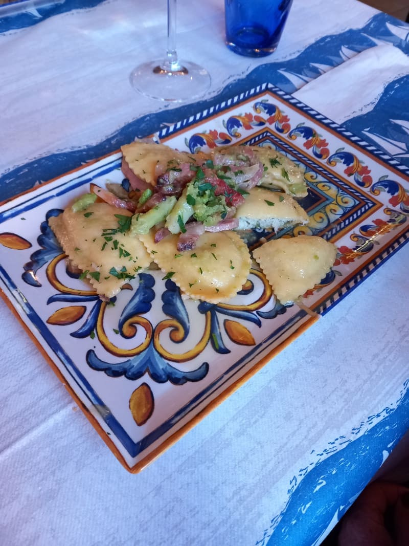 Mezzaluna ripieno di baccalà con broccolo romano e guanciale - Cantine Marea, Rome