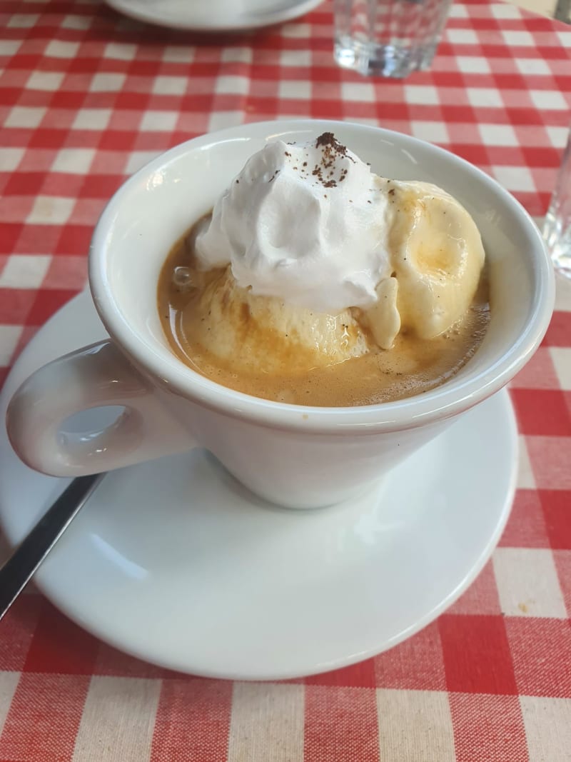 Affogato (vegansk) med amaretto - Feca Italiensk Pizza al taglio och Pasta bar, Stockholm