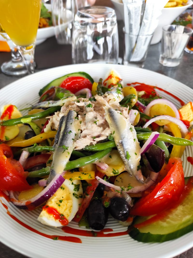 Salade niçoise au thon 

 - Restaurant du Golf Le 19, La Wantzenau