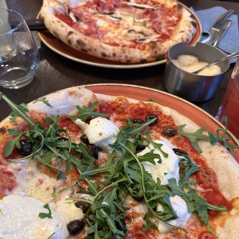 Pizzas bufalina & Regina  - Il Ristorante Marquette-lez-Lille