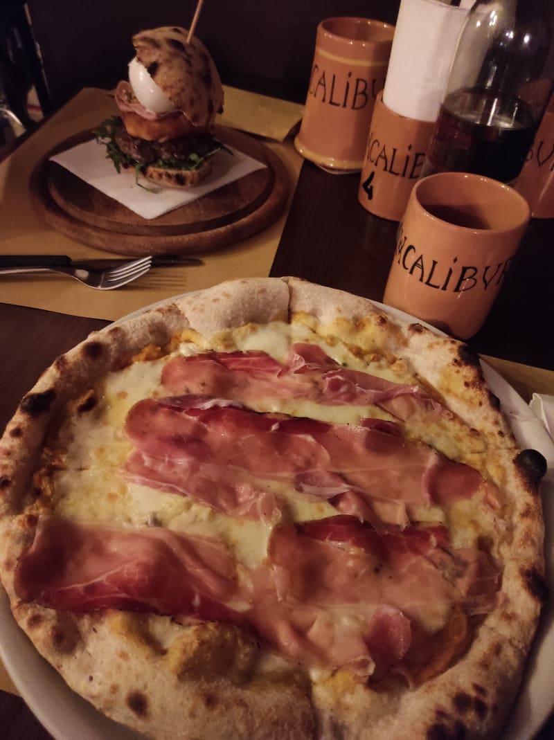 Pizza Morgana Con Impasto Napoli - Excalibur Pub, Gravina In Puglia