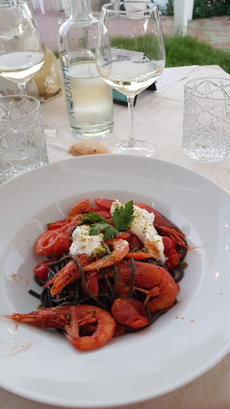 Tagliolini al nero di seppia con gamberi rossi - Su Nuraxi Restaurant & Pizza CostaRei