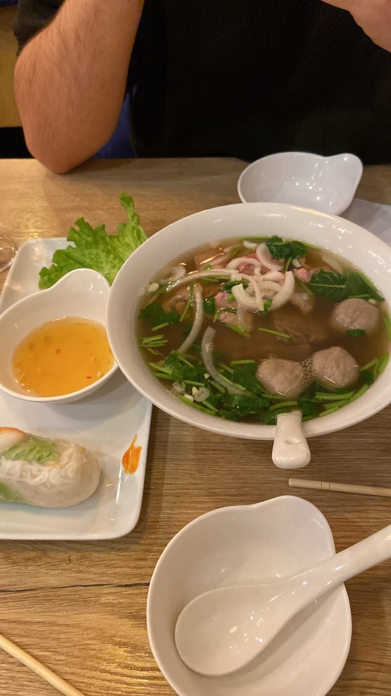 Phô 5, Paris