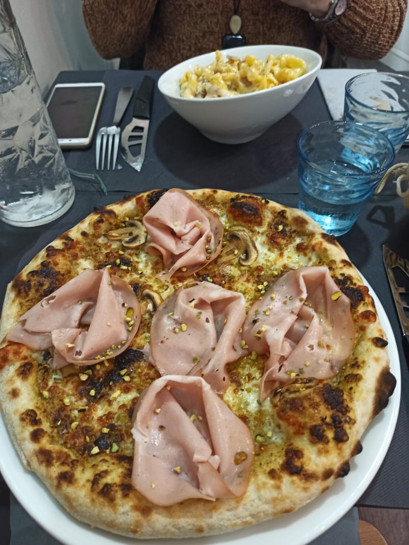 Pizza Pistadella - Mamma Lova, Versailles