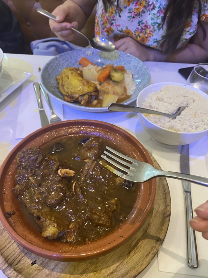 Tajine agneau pruneaux amandes - Semoule, Paris