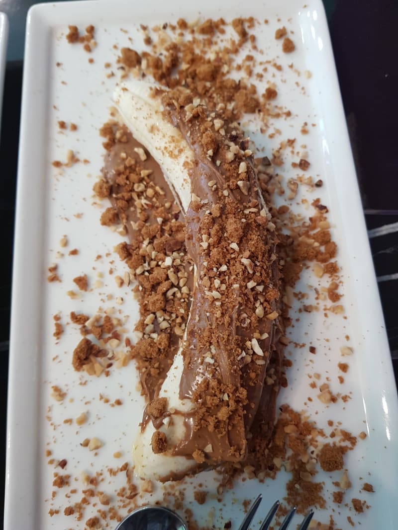 Banana alla nutella con crumble di biscotti e noci  - Invictus Lounge, Milan