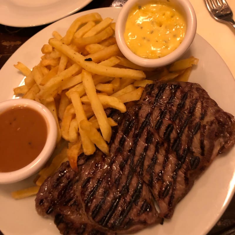 Entrecote aux deux sauces - Le Chalet de Neuilly, Neuilly-sur-Seine