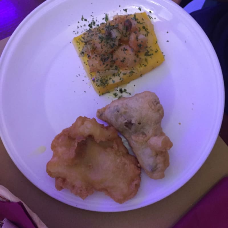 Baccala fritto, carciofo fritto e schie con polenta. - A la  scuela, Venice