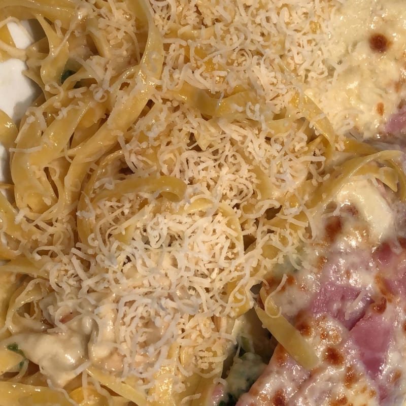 Scaloppina alla Fiorentina con tagliatelle, piatto unico. - Carmina, Nanterre