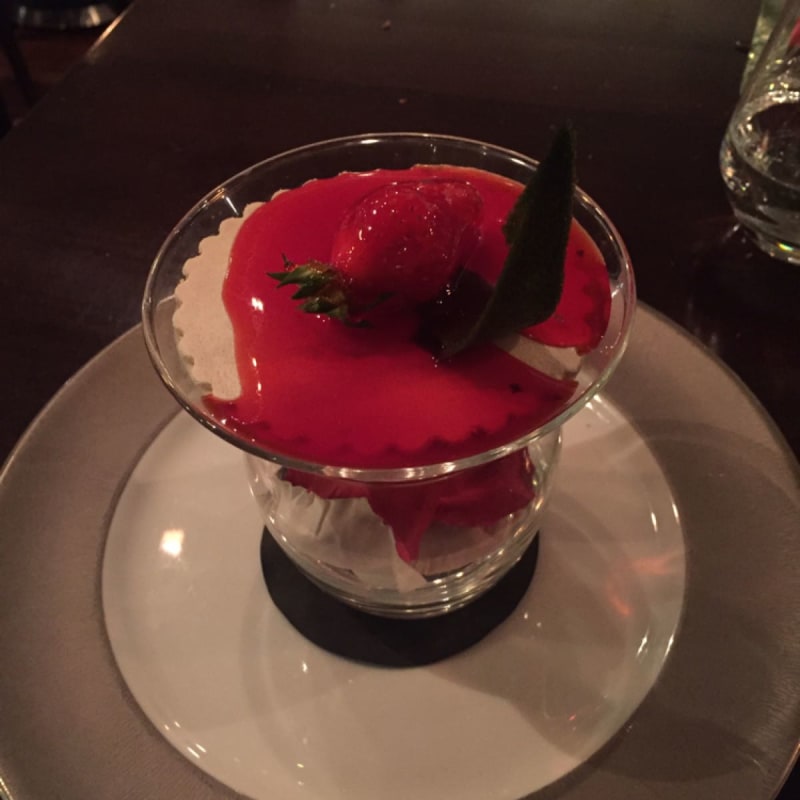 Un délicieux mélange de fraise - BISTROT MARLOE PARIS, Paris