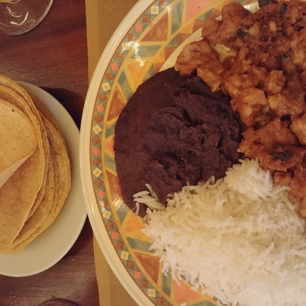 Pollo riso crema di fagioli neri e tortillas - El Pueblo, Rome