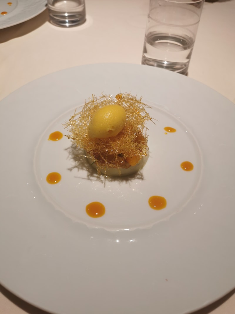 Une assiette personnalisée pour mon anniversaire - Photo de Jean Claude  Leclerc, Clermont-Ferrand - Tripadvisor