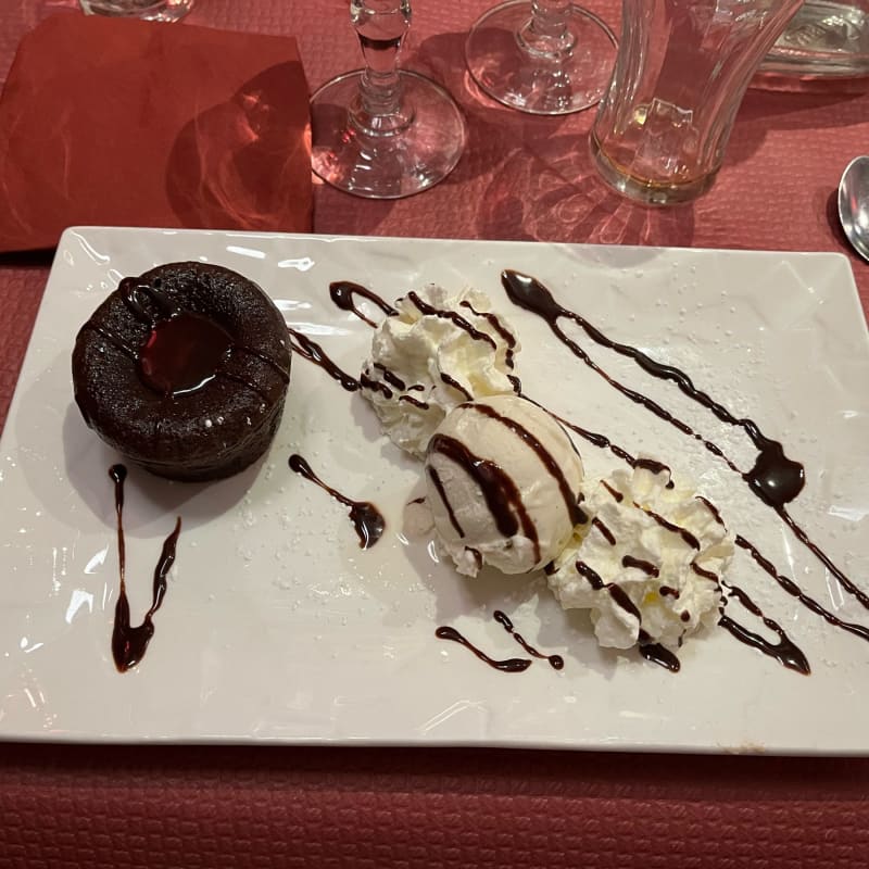 Moelleux au chocolat, boule de glace à la vanille  - Au Vieux Strasbourg, Strasbourg