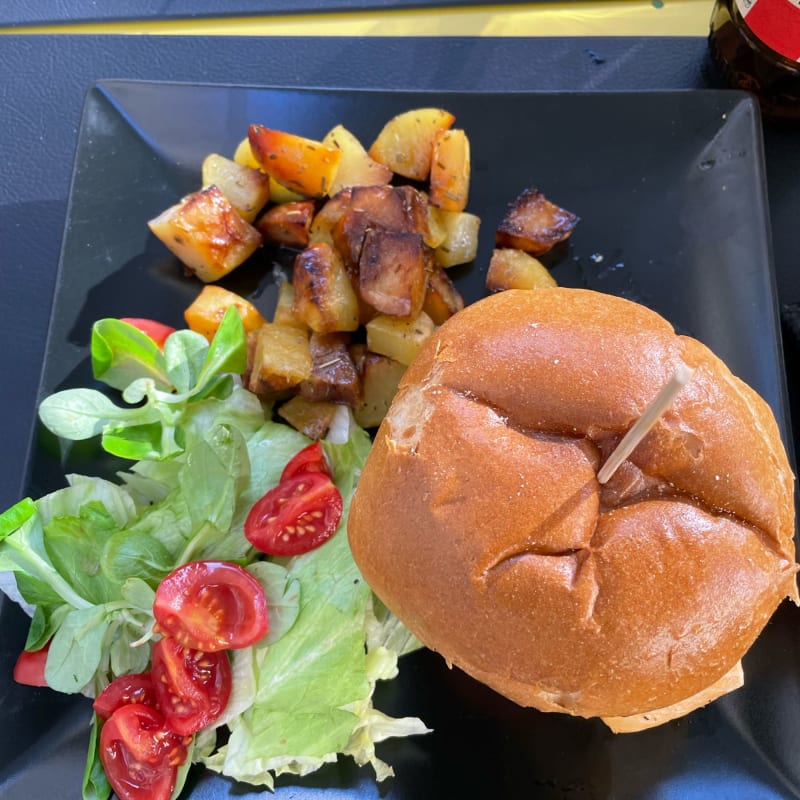 Salmone panino con patate  - Pucci Cafè & Bistrot, Milan