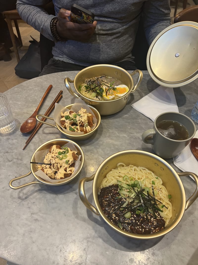 Jajangmyeon, ramyeon et poulet spicy mayo - Kamyeon, Paris