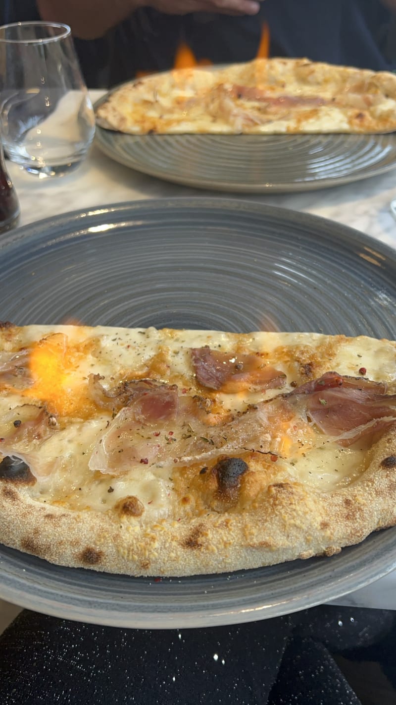 Pizzamore, Paris