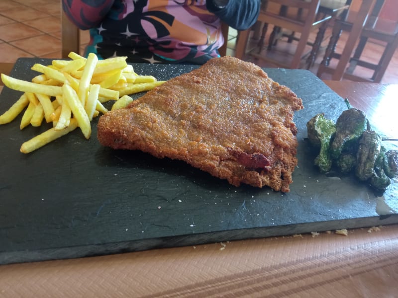 Cachopo Serrano con patatas (para 1 persona) (Opcion Sin Gluten por encargo) - Ribera de la Jarosa, Guadarrama