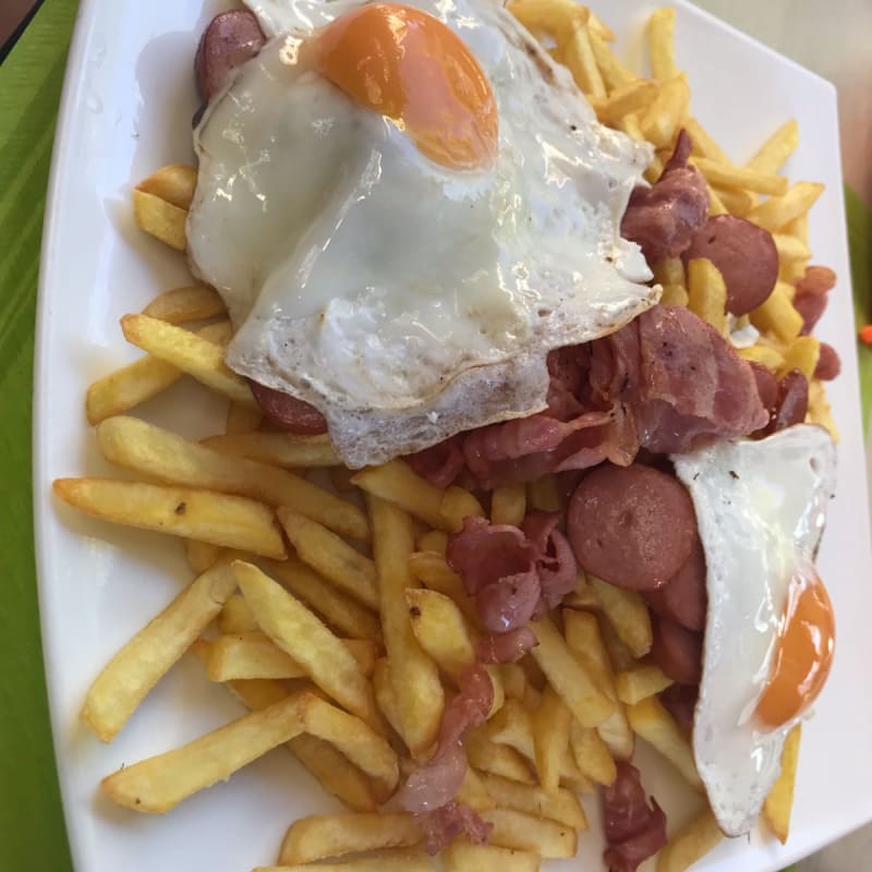 Huevos revueltos sin romper con salchichas y bacon  - Ribera de la Jarosa, Guadarrama