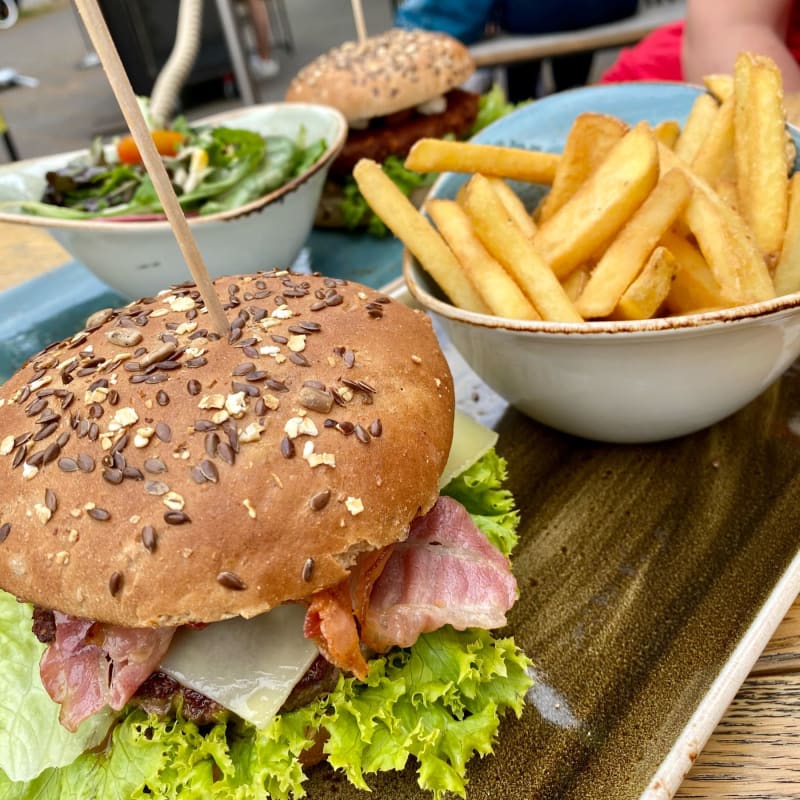 Hans Im Gluck Burgergrill Bar Frankfurt Braubachstrasse In Frankfurt Restaurant Reviews Menu And Prices Thefork