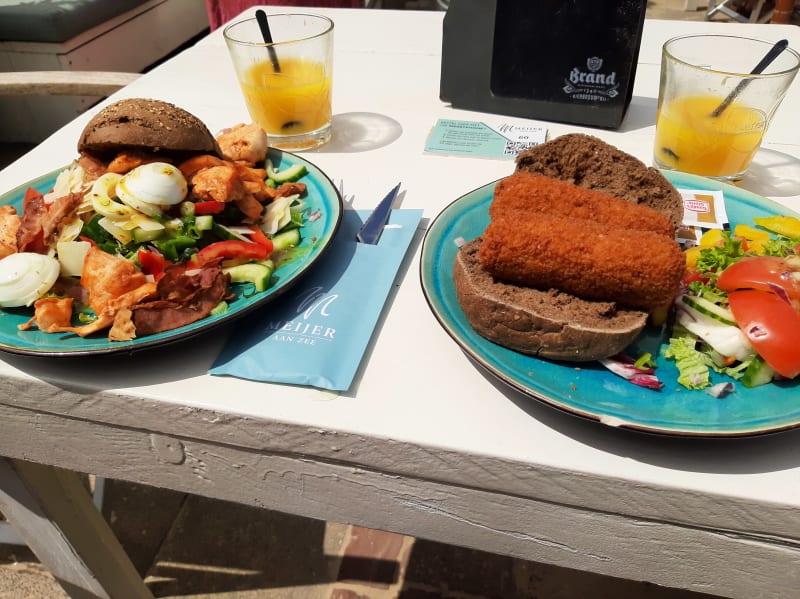 Broodje Meijer aan zee en broodje kroket - Meijer aan Zee, Zandvoort