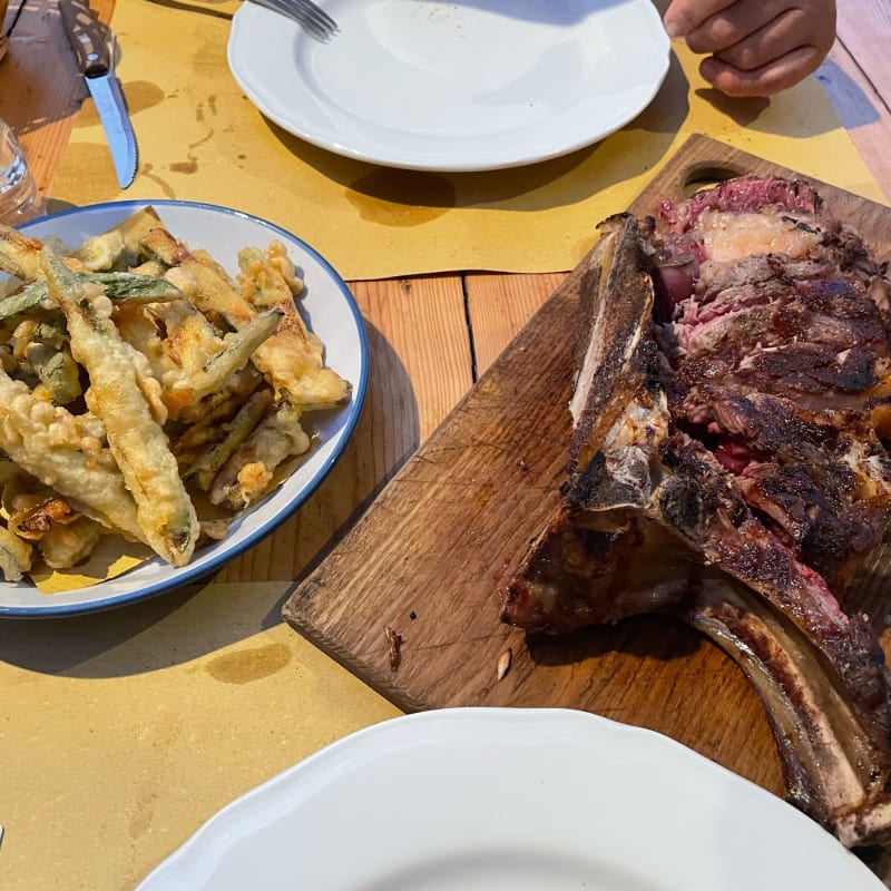 La Fiorentina con fiori di zucca fritti  - Peposo, Pietrasanta