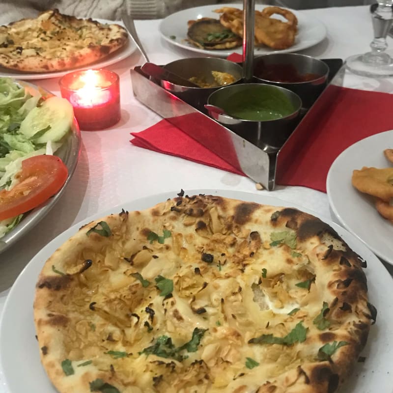 Garlic cheese nan - Avi Ravi, Suresnes