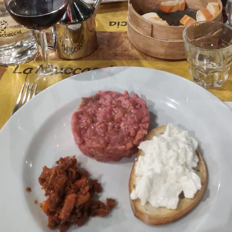 Tartare con stracciata - La Muccaccia, Milan