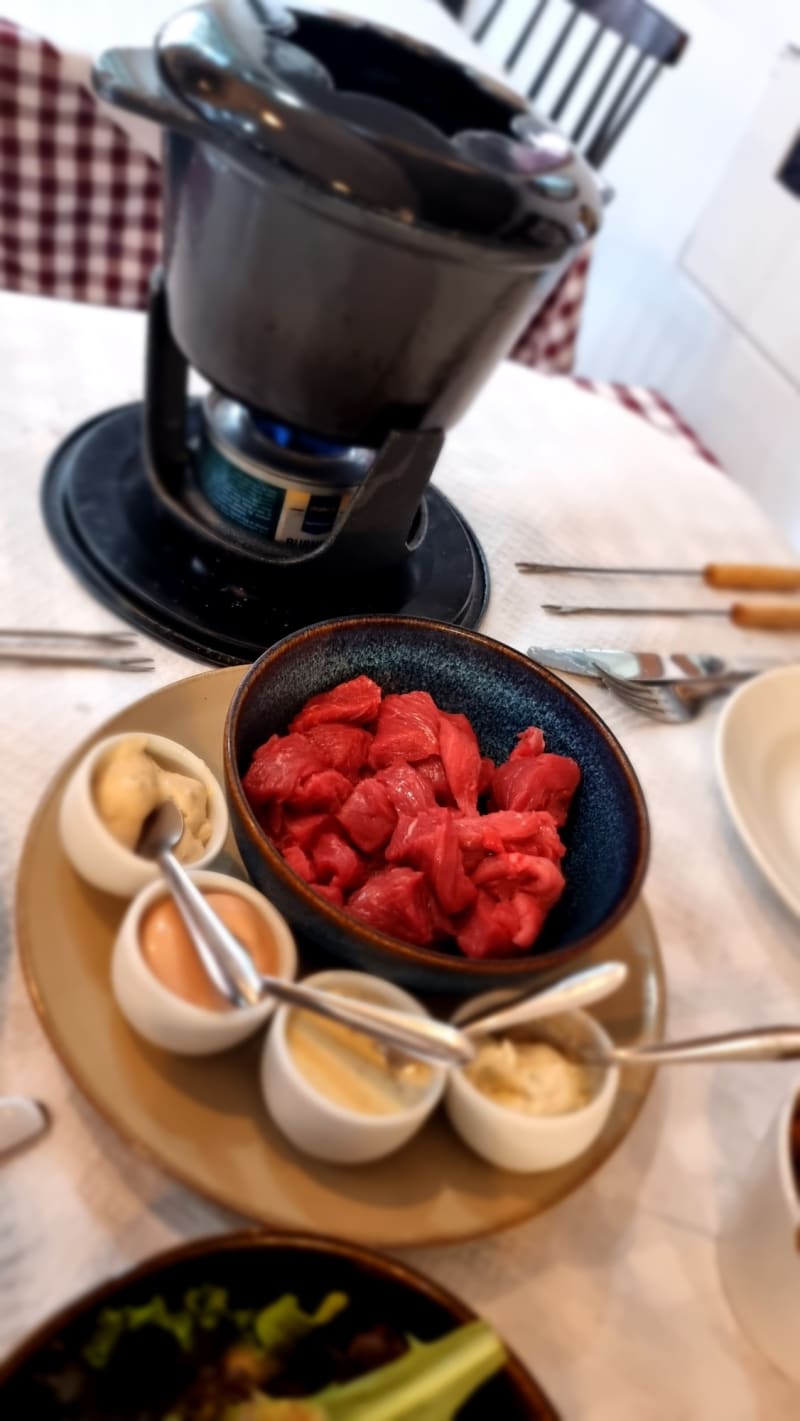 Fondue Bourguignone - L'Ami Malo, Lisbon