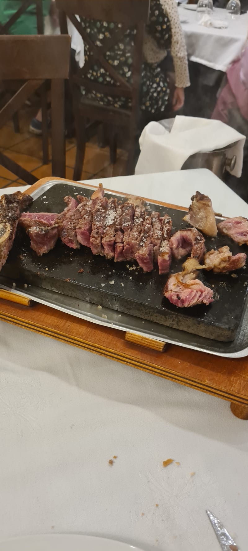 BASE DE PIEDRA PARA ASAR LA CARNE - Picture of Meson El Rebeco, Valencia -  Tripadvisor