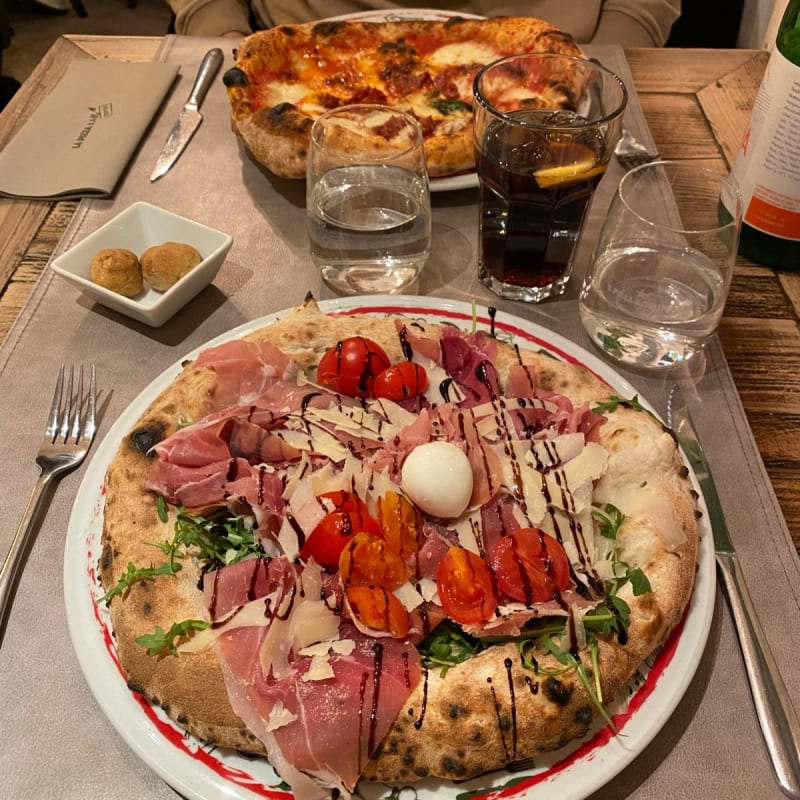 La Pizza è Bella Gourmet i Etterbeek Restaurangens meny, öppettider