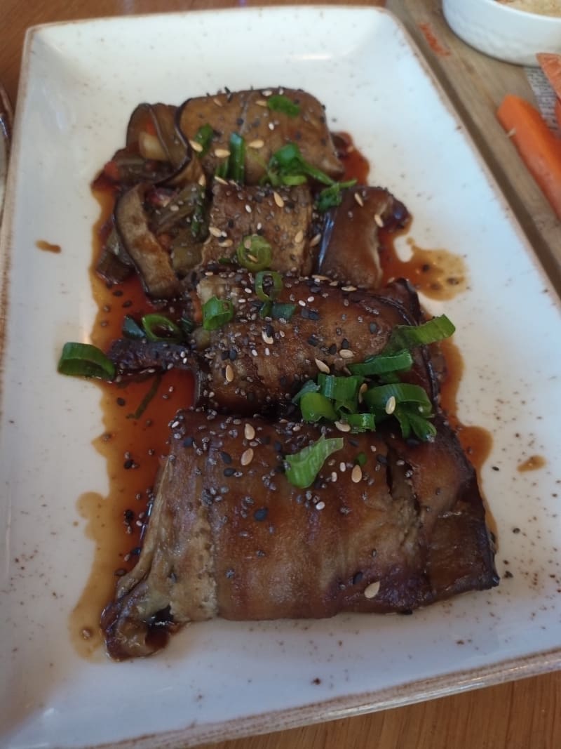 Involtini de berenjena teriyaki - GreenVita - Diagonal Mar, Barcelona