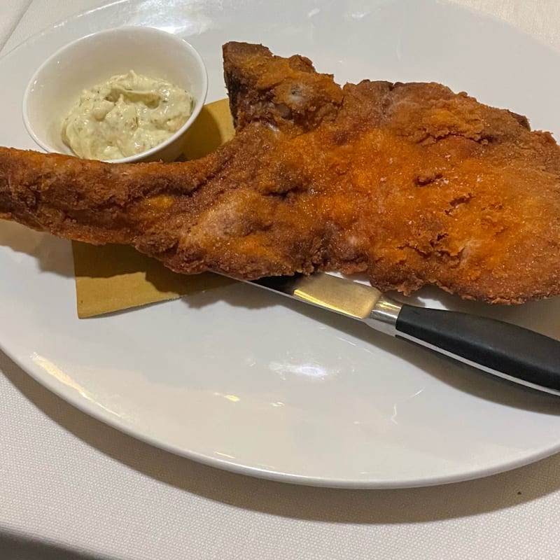 Cotoletta di braciola di maiale . Enorme e per niente unta. Ottima  - Al Tizzone Ardente