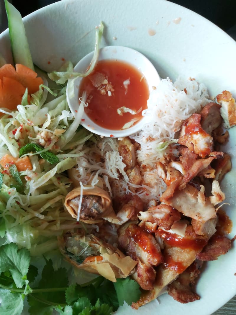 Grilled chicken met vermicelli noodles  - Vietfoods Deventer, Deventer