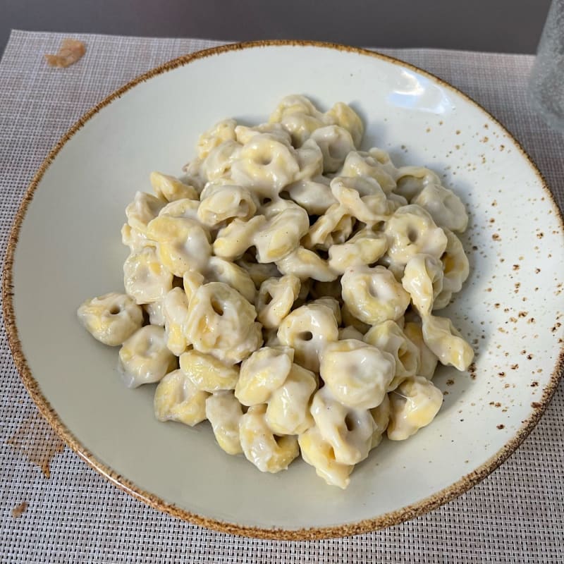 Tortellini con crema di parmigiano  - Tacchi & Sapori Factory, Catania