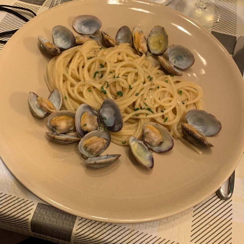 Spaghetti alle vongole - Sanicolo Osteria Pizzeria, Taormina