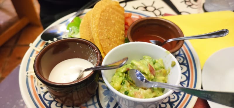 Tacos e burritos fai da te per una persona  - Taqueria Mamacita's, Genoa